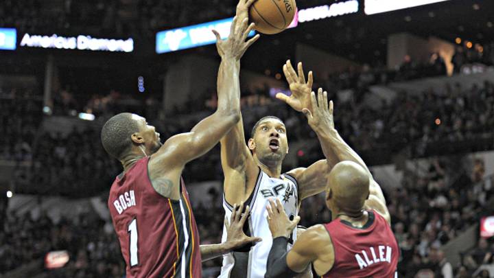 Oppressive heat dominates Game 1, but Spurs' overwhelming offense wins it Oppressive heat dominates Game 1, but Spurs' overwhelming offense wins it