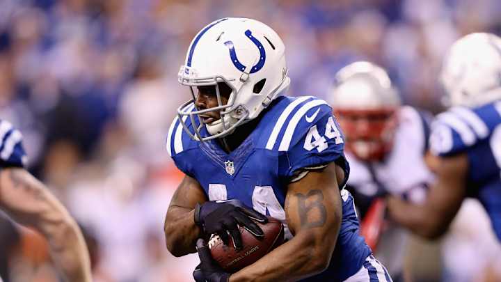 Report: Colts believe running back Ahmad Bradshaw has broken ankle