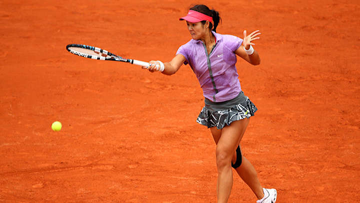 Li, Wozniacki lose early; Halep advances at French Open