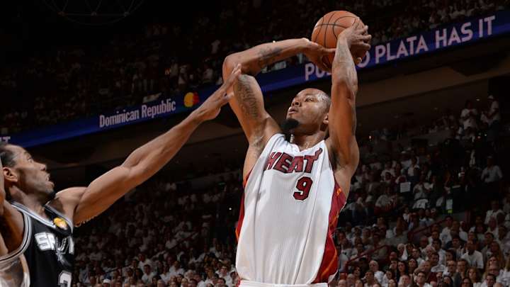 Mavericks sign Rashard Lewis Mavericks sign Rashard Lewis