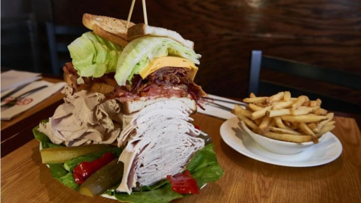 New York's Carnegie Deli unveils massive Derek Jeter sandwich