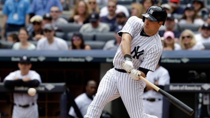 Yankees first baseman Mark Teixeira leaves Saturday's game with wrist soreness