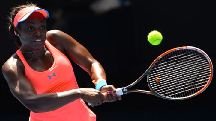 Video: Stephens hits Azarenka with a ball, and Azarenka quickly hits her back