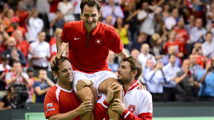 Daily Bagel: The Swiss lift Federer to celebrate Davis Cup win