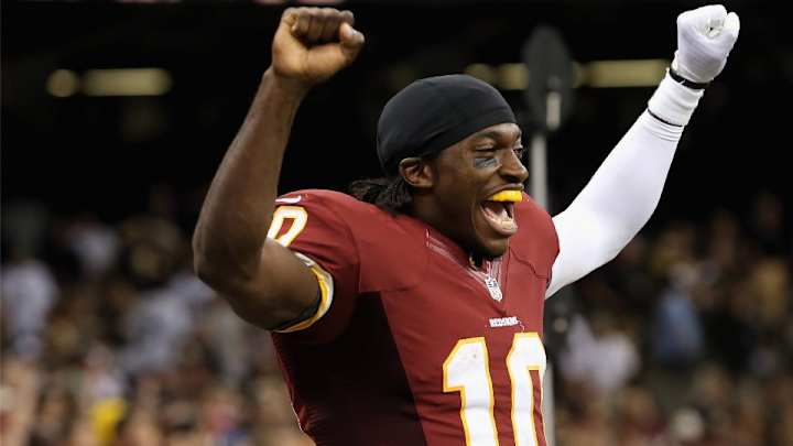 Redskins fan sings song about Robert Griffin III to RGIII at training camp