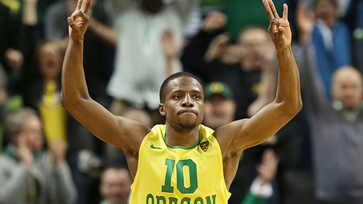 Oregon clips No. 3 Arizona; shores up case for NCAA Tournament berth Oregon clips No. 3 Arizona; shores up case for NCAA Tournament berth