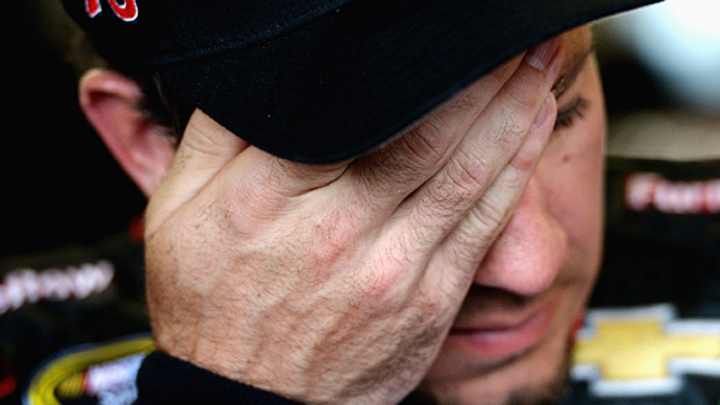 Martin Truex, Jr. blows engine, winds up last in Daytona 500