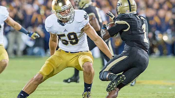 Notre Dame linebacker Grace undergoes surgery to stabilize leg