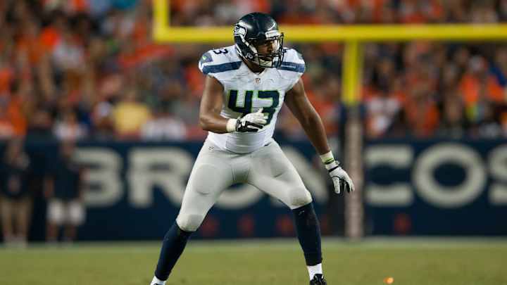 Report: Seahawks cut Terrell Thomas, waive Jackson Jeffcoat