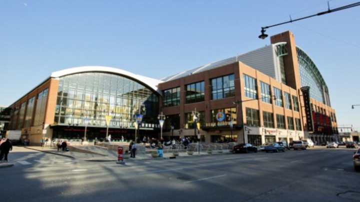 Report: Indianapolis strikes deal to keep Pacers