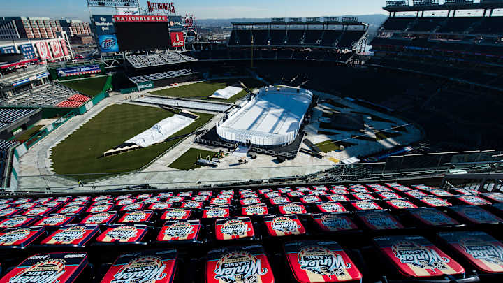 Winter Classic could be delayed by sun glare Winter Classic could be delayed by sun glare