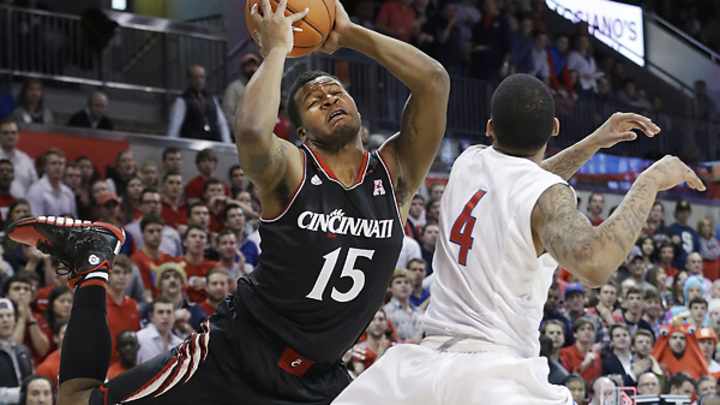 SMU looks like NCAA spoiler in upset of No. 7 Cincinnati