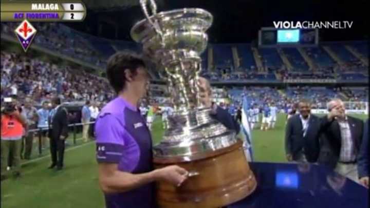 Italian team Fiorentina gets huge trophy for preseason friendly win Italian team Fiorentina gets huge trophy for preseason friendly win