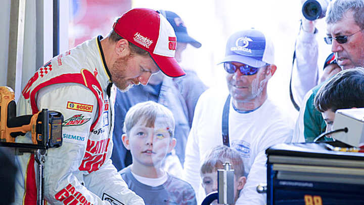 Dale Earnhardt Jr. follows through on vow, joins Twitter