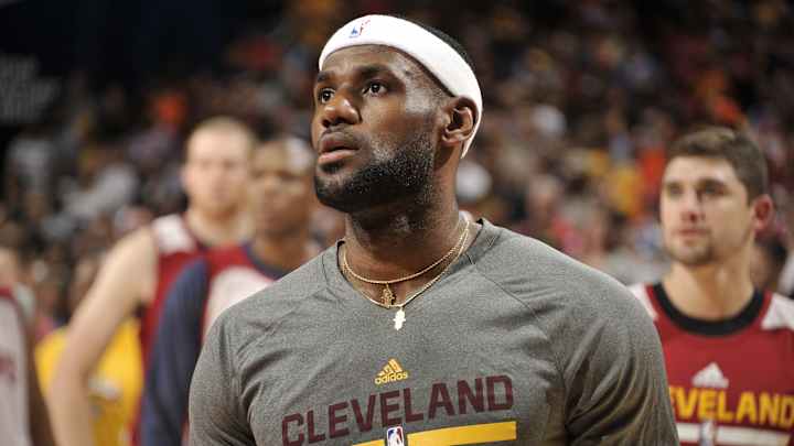 Report: LeBron James will play Sunday despite ailing back Report: LeBron James will play Sunday despite ailing back