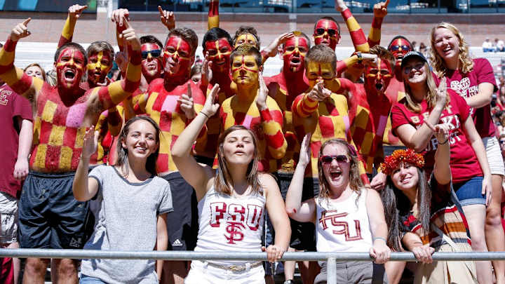Florida State sorority girl lets loose amazing flag football run