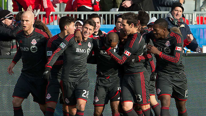 Jermain Defoe, Michael Bradley and Gilberto lift Toronto FC over D.C. United Jermain Defoe, Michael Bradley and Gilberto lift Toronto FC over D.C. United