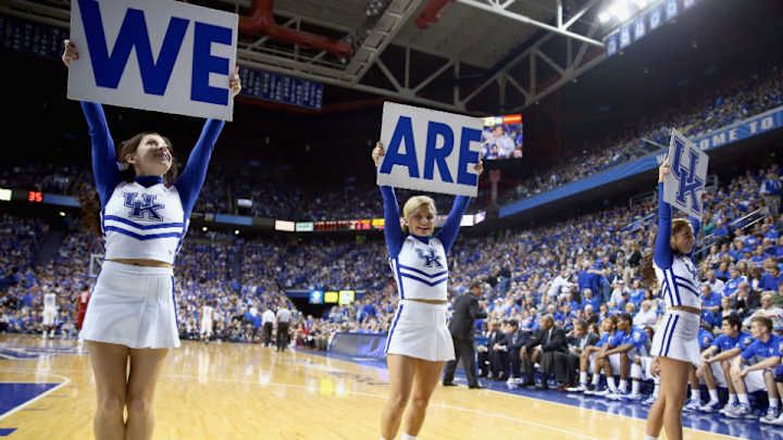 Drake appears at Kentucky's Big Blue Madness, airballs a three-pointer Drake appears at Kentucky's Big Blue Madness, airballs a three-pointer