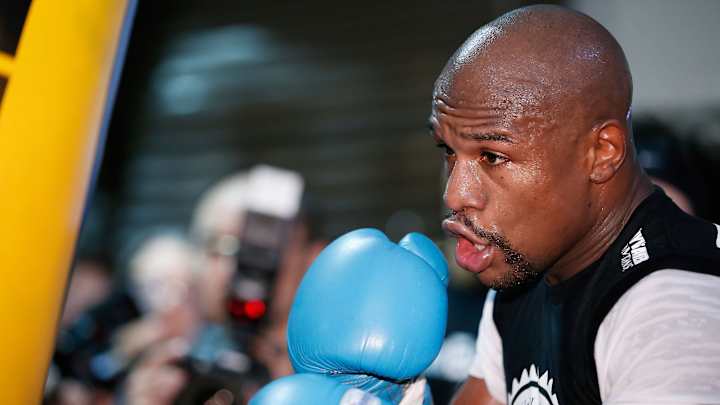 Arum: Floyd Mayweather values perfect record 'more than life itself' Arum: Floyd Mayweather values perfect record 'more than life itself'