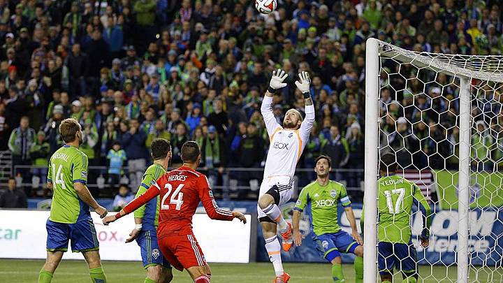 Sounders fend off FC Dallas, set up playoff showdown with LA Galaxy
