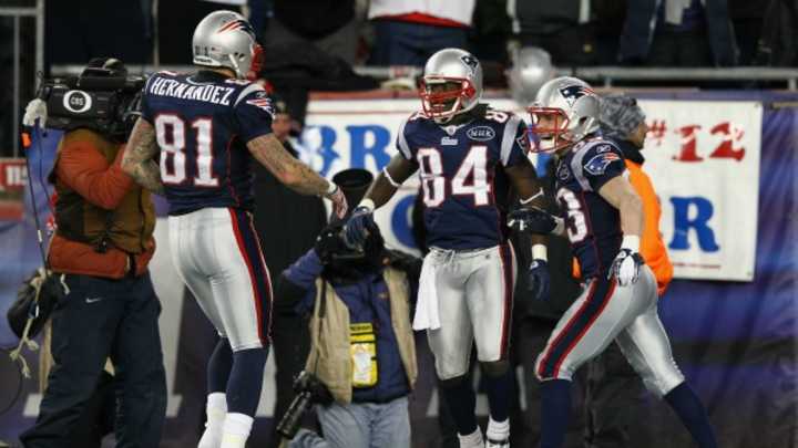 Ex-Pat Deion Branch defends Aaron Hernandez: 'Aaron is a great guy'