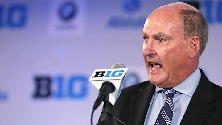 Big Ten commissioner Jim Delany backs changes to NCAA with concerns