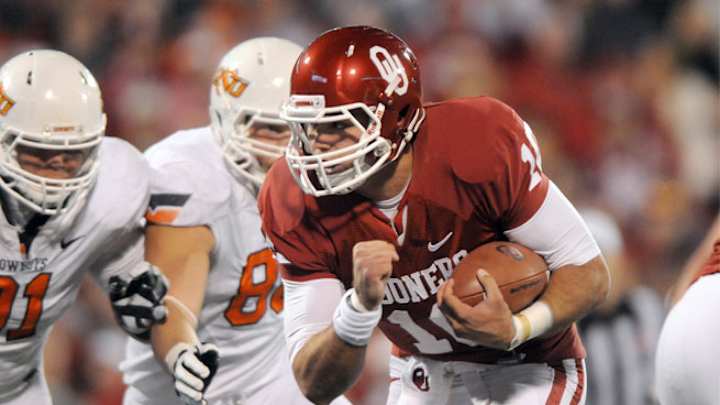 Blake Bell ahead of Oklahoma QB pack, but still stumbles