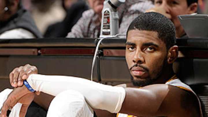 Cavs' Irving out 3-4 weeks with shoulder sprain Cavs' Irving out 3-4 weeks with shoulder sprain