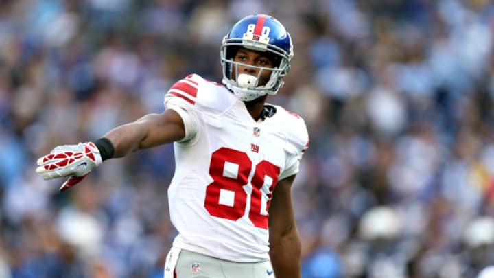 Concussion forces Victor Cruz to leave game