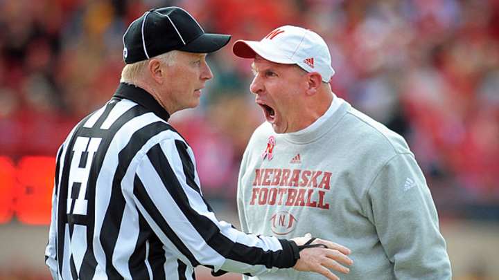 Nebraska's Bo Pelini faces uphill battle to win back fan support Nebraska's Bo Pelini faces uphill battle to win back fan support