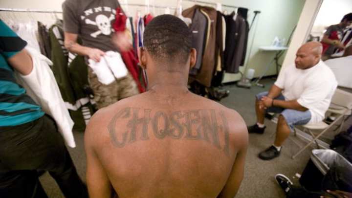 Heat to wear gold jerseys, jackets on opening night