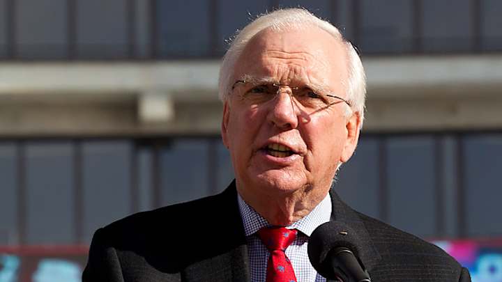 Mal Moore resigns as Alabama AD, citing health concerns