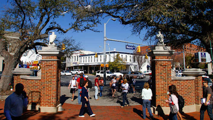 Auburn tree-poisoning trial locale could move Auburn tree-poisoning trial locale could move