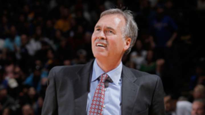 Lakers coach Mike D'Antoni frustrated with Kobe Bryant's one-on-one play