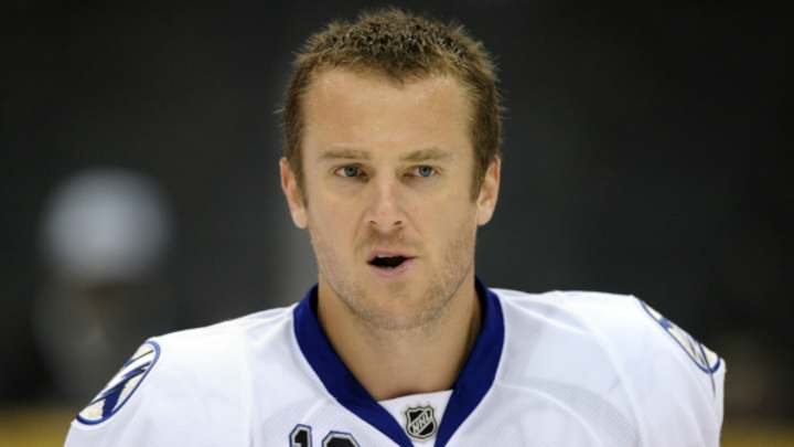 Defenseman Pavel Kubina retires from the NHL after 14 seasons