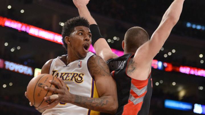 Video: Lakers' Nick Young bricks crazy 360 lay-up in loss to Raptors