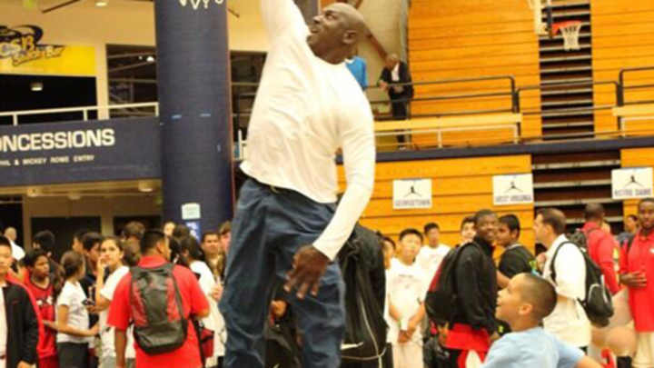 Video: Michael Jordan dunks at age 50