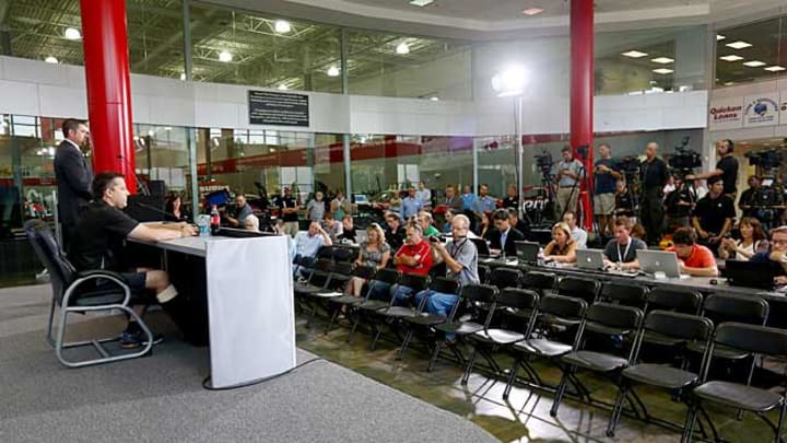 Tony Stewart remains undaunted by his Sprint car crash