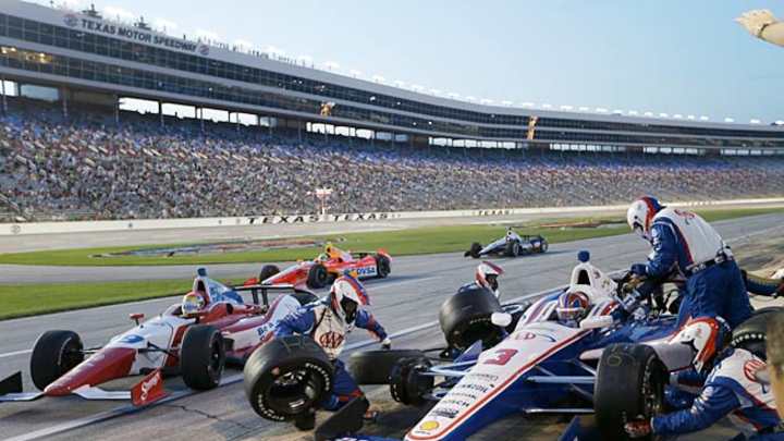 IndyCar's Helio Castroneves shocked by penalty