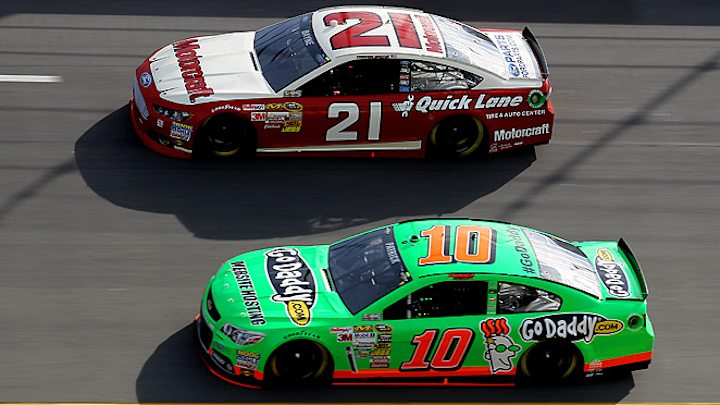 Danica Patrick plays it safe, hangs onto Daytona 500 pole