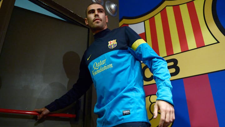 Victor Valdes to play out final year of Barcelona contract