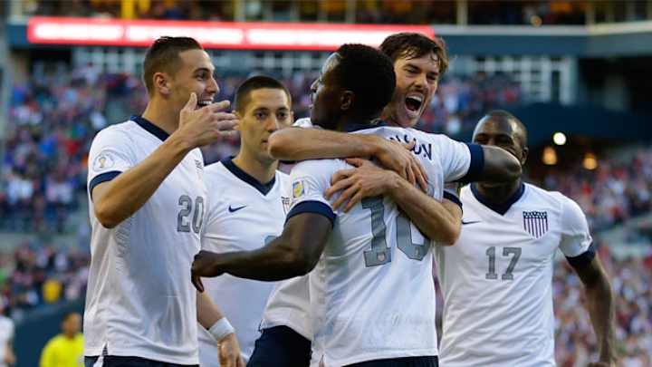 U.S. dominates Panama, takes sole lead of hex with win in Seattle