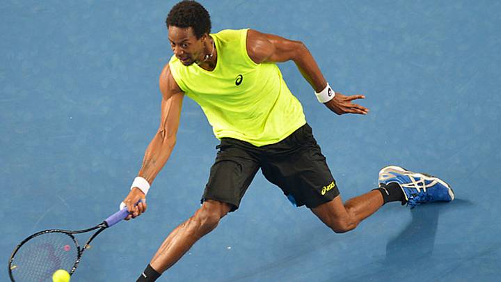 Monfils beats Blake in first round of U.S. Clay Court Championships