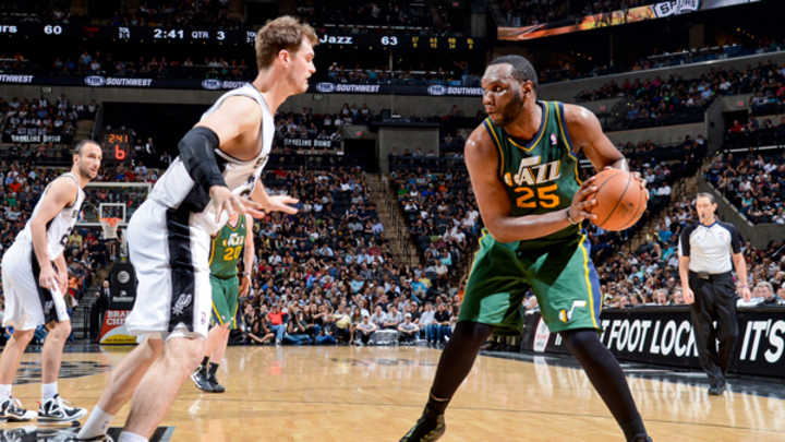 Reports: Bobcats agree to sign Al Jefferson to three-year deal