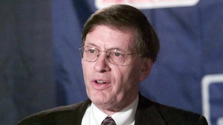 Bud Selig officially announces his 2015 departure