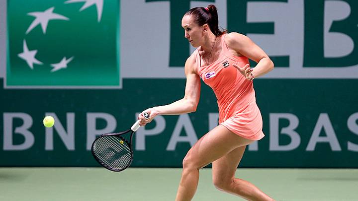 Jankovic shocks Azarenka, Li edges Errani at WTA Championships