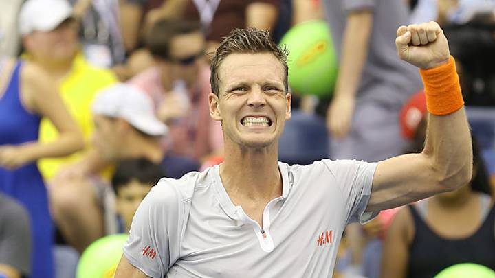 Tomas Berdych routs Julien Benneteau in straight sets