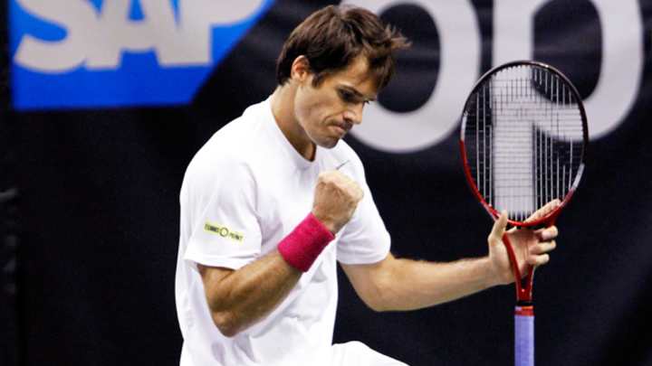 Haas reaches final at SAP Open with win over Isner