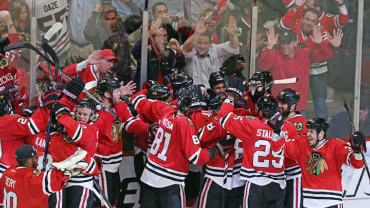 NHL playoffs: Blackhawks defeat Red Wings 2-1 in Game 7 overtime thriller