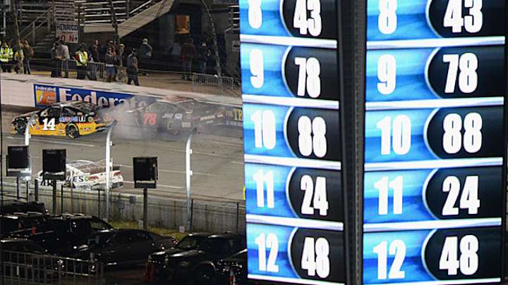 Tony Stewart, Kurt Busch get physical at Richmond